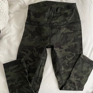 Lululemon Wunder Under leggings